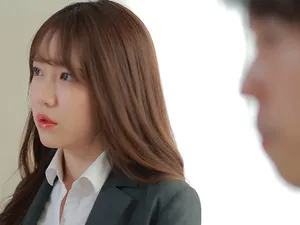 Người phụ nữ nhà bên có sở thích chụp ảnh nóng và anh thanh niên số hưởng