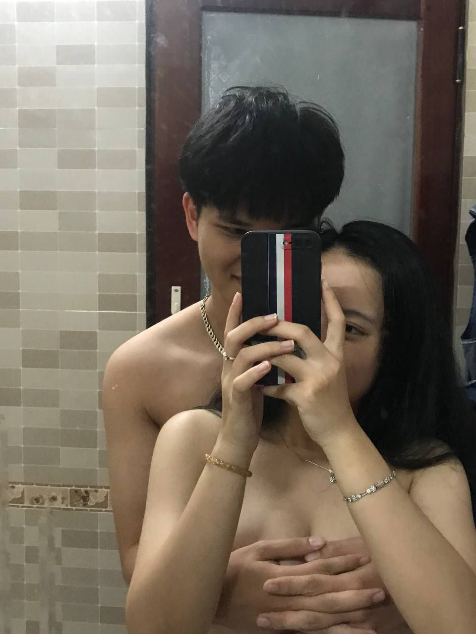 Cô nàng chỉ cho any sờ móc nhưng đi làm thêm lại bị gã sếp chơi lút cán